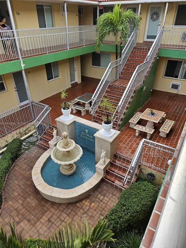 Building Photo - 7400 Harding Ave