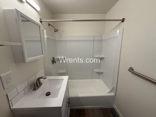 Building Photo - 3 Bedrooms | 1 Bathroom | Rancher with Large Detached Shop