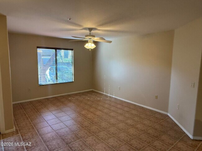 Building Photo - 5751 N Kolb Rd