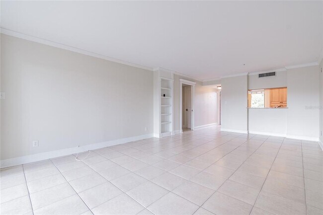 Building Photo - 13618 Greenfield Dr