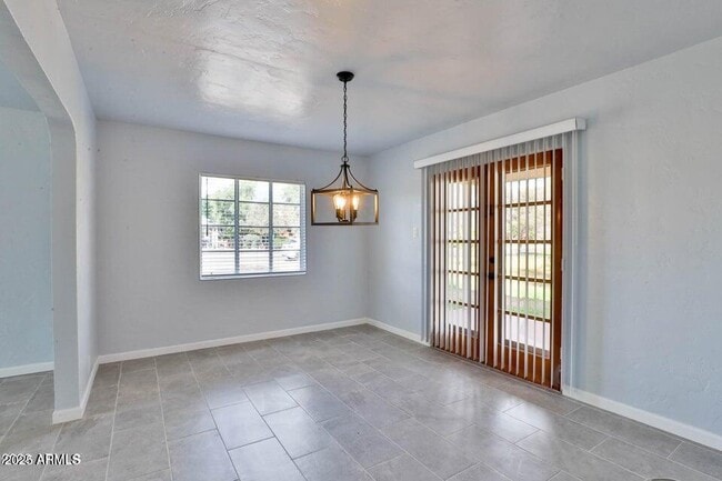 Building Photo - 345 W Windsor Ave