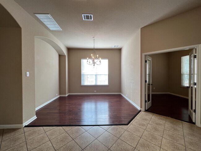 Building Photo - 25030 Buttermilk Ln