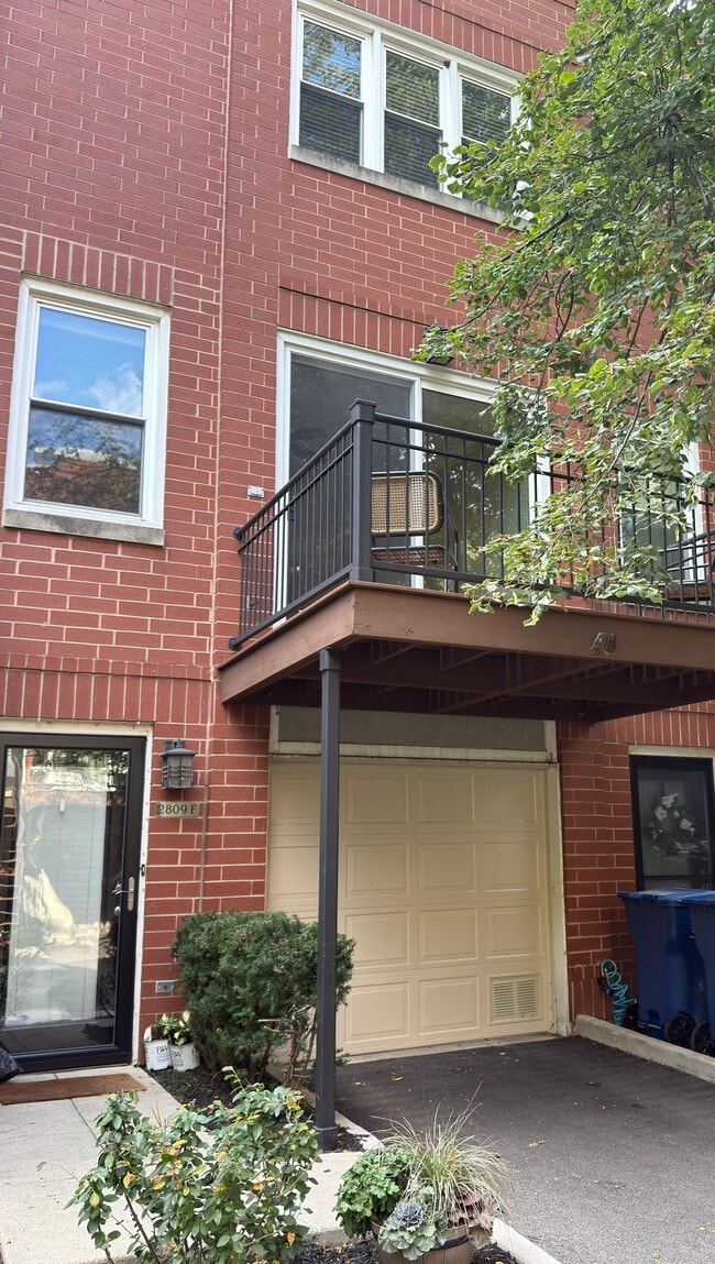 Building Photo - 2809 N Wolcott Ave