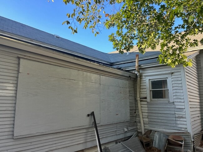 Building Photo - 206 Dallas St