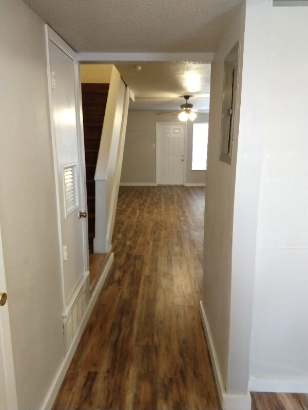 Building Photo - 911 Vance Jackson Rd