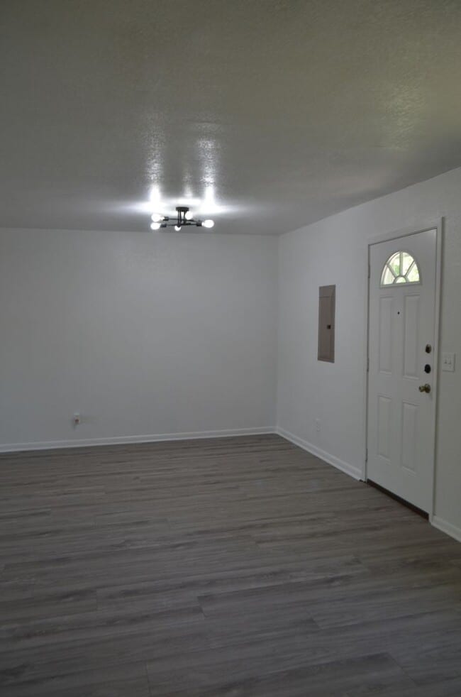 Building Photo - Call this Home!