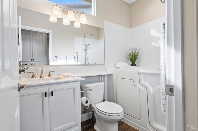 Building Photo - 343 Silver Ridge Dr