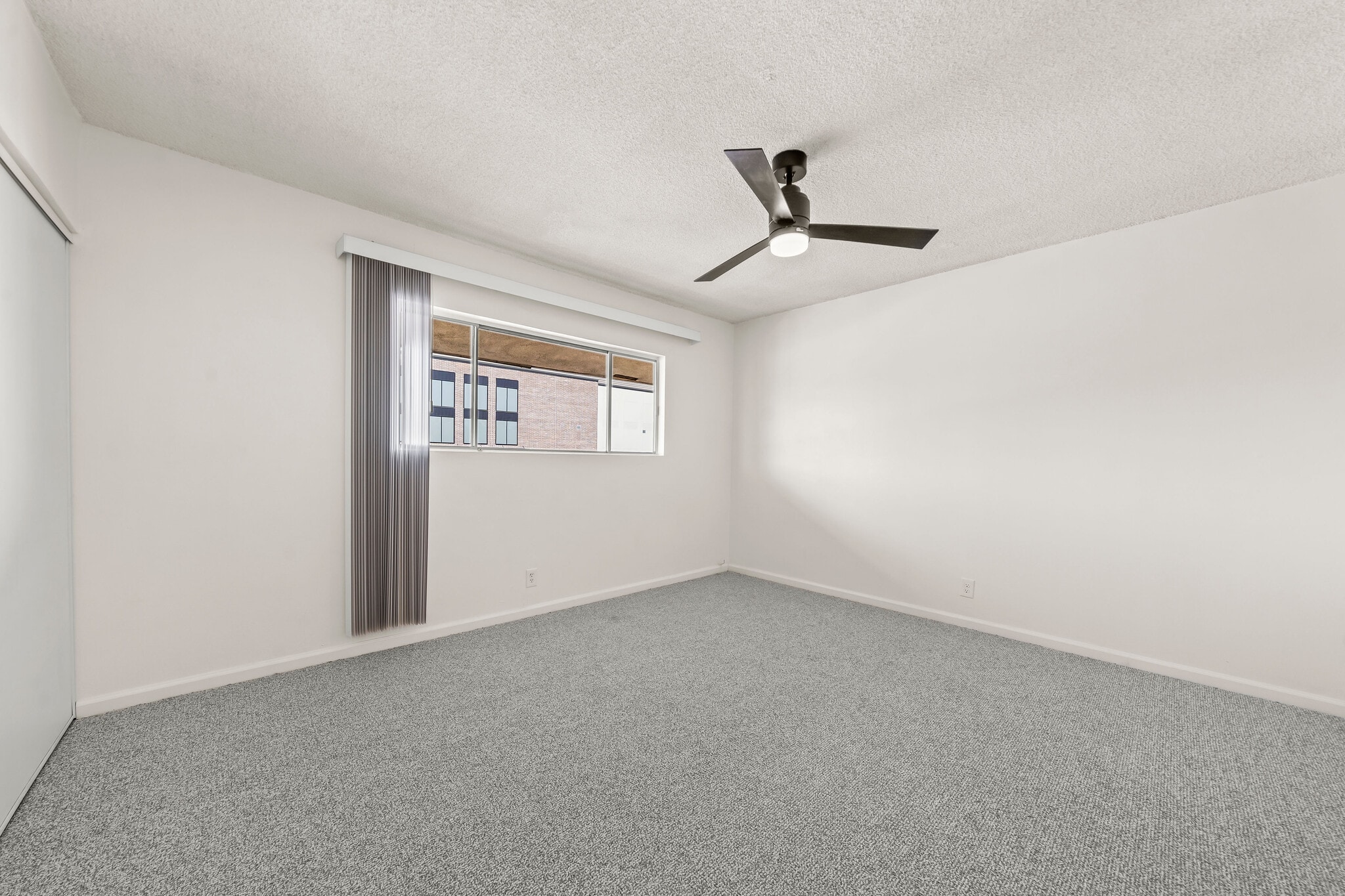 Building Photo - 1000 E 32nd St