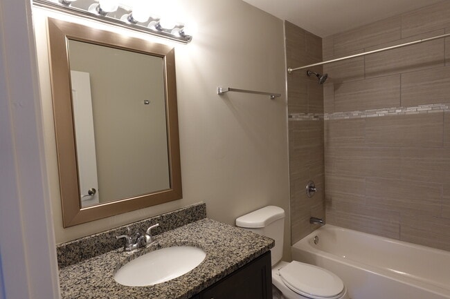 Building Photo - 1259 Knollwood Cir