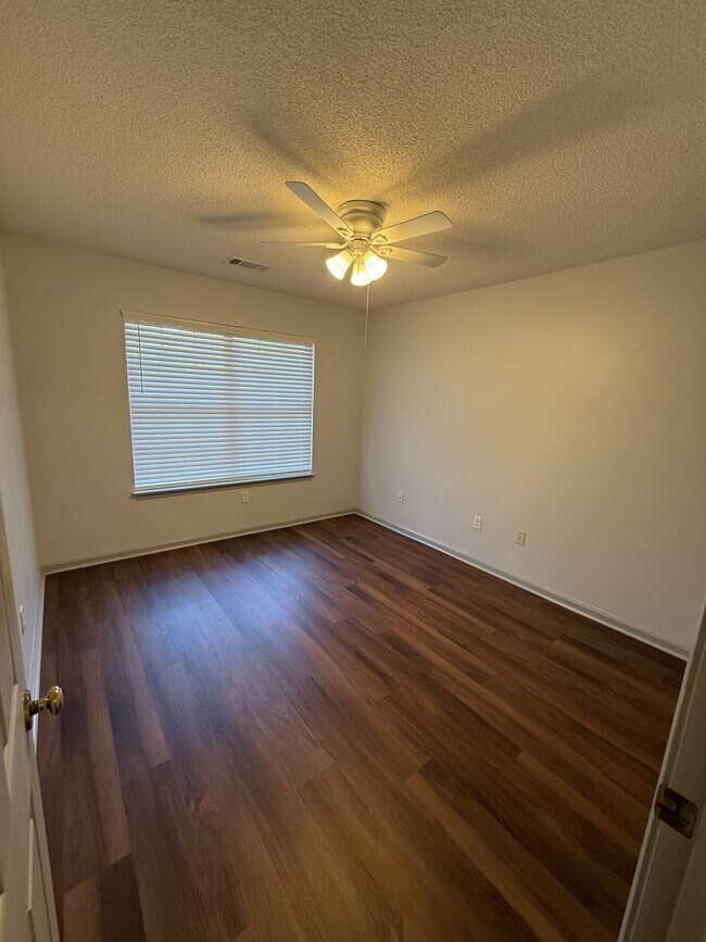 Building Photo - 1008 Old Oatland Island Rd