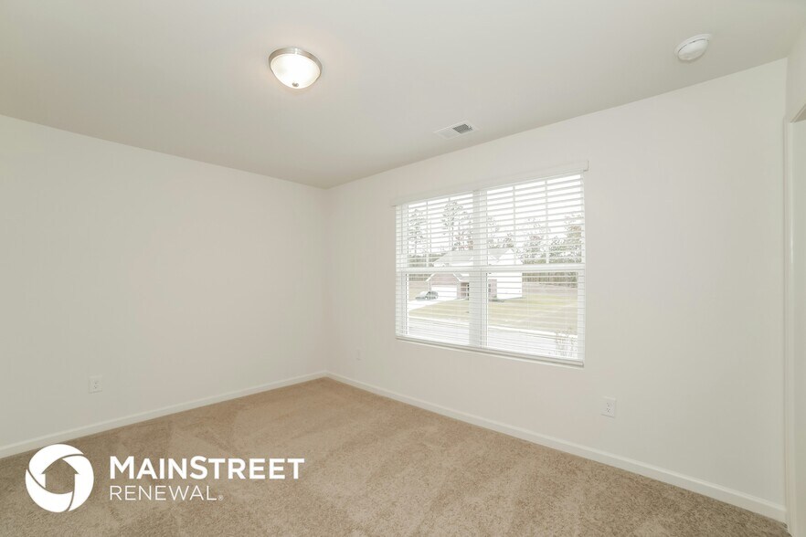 Building Photo - 8615 Paradise Dr