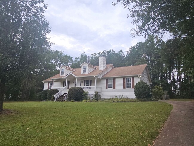 Primary Photo - Cute Ranch in Locust Grove