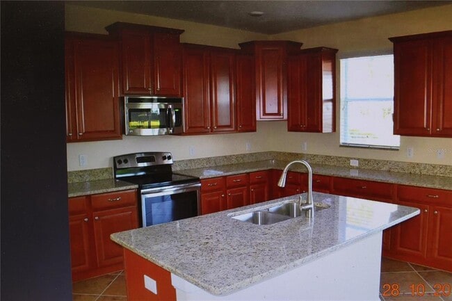 Building Photo - 19347 Paddock View Dr