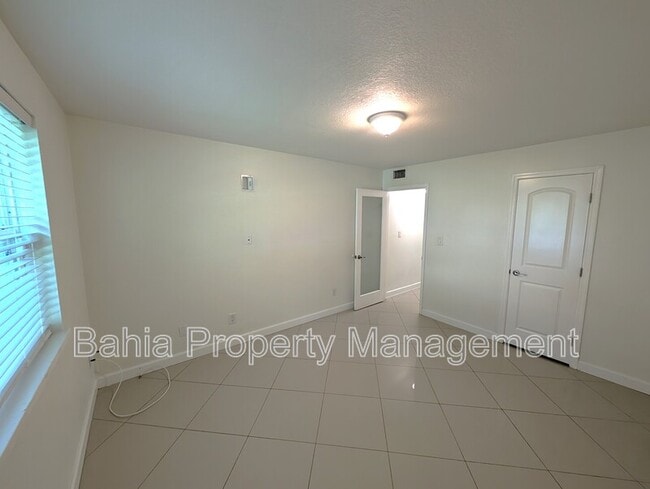 Building Photo - 7512 Dolonita Dr