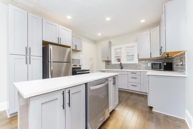 Building Photo - 116 Jewett St