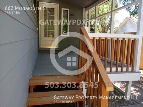 Primary Photo - 662 Monmouth St