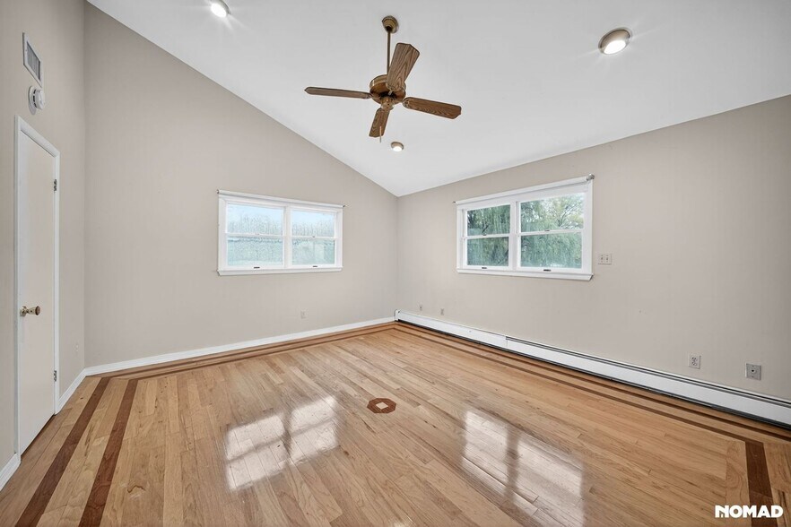 Building Photo - 15 Castle Ct