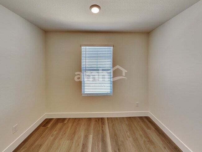 Building Photo - 145 Nico Azalea Ln