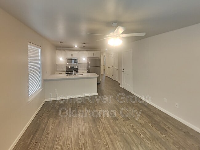 Building Photo - 421 Summit Ridge Dr