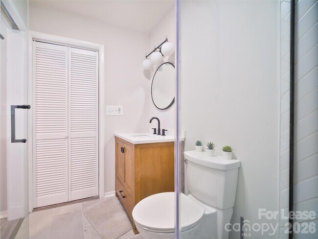 Building Photo - 2515 Thornton Rd