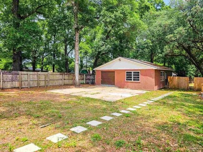 Building Photo - 4770 Skyline Dr