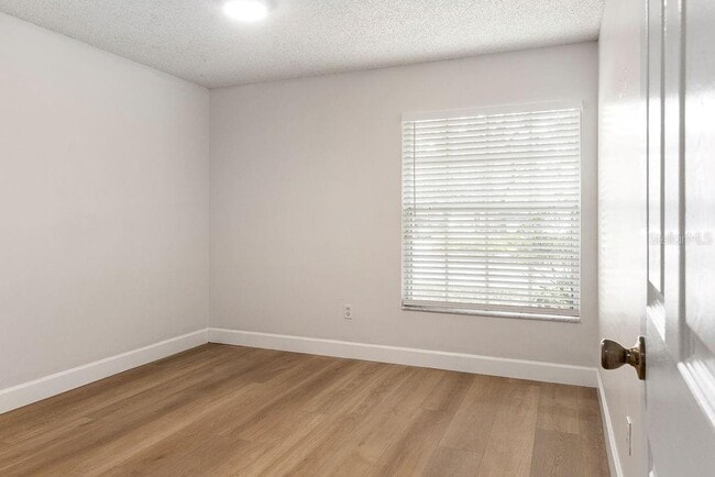 Building Photo - 1425 Whispering Woods Way