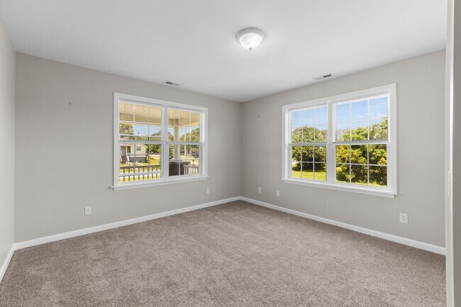 Building Photo - 3 Bed 2 Bath Marshallberg Home Available now