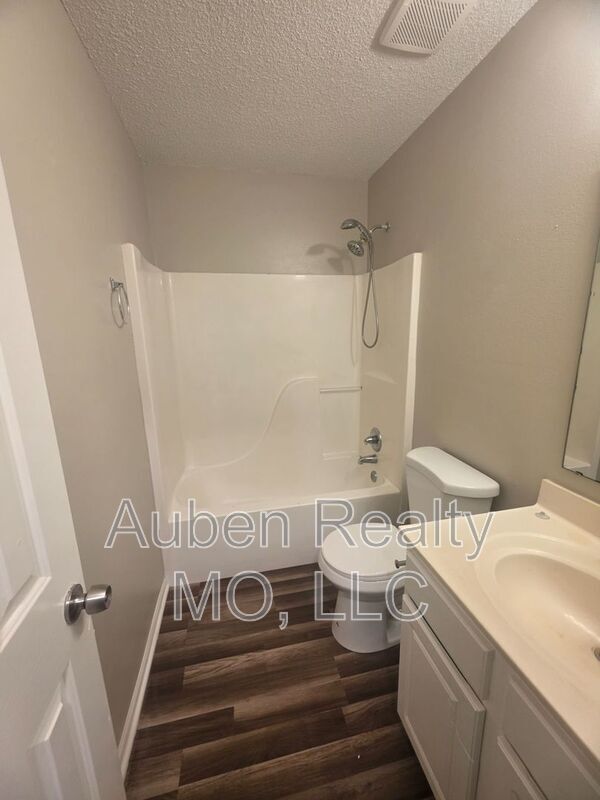 Building Photo - 7010 N Gower Ave