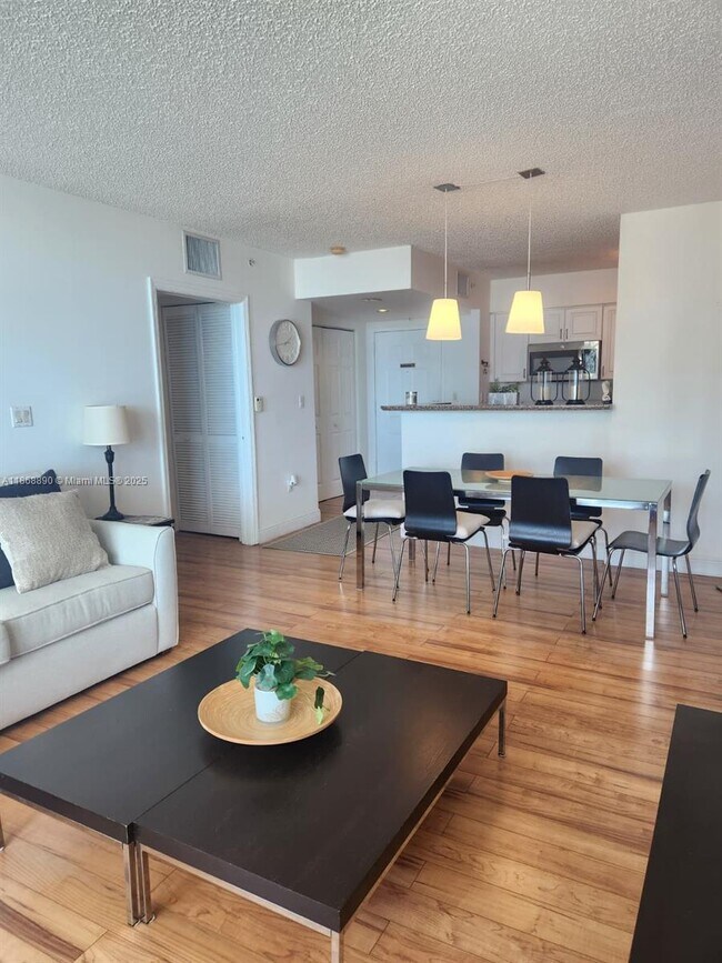 Primary Photo - 1155 Brickell Bay Dr