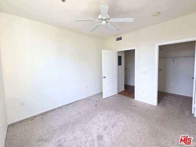 Building Photo - 100 S Alameda St