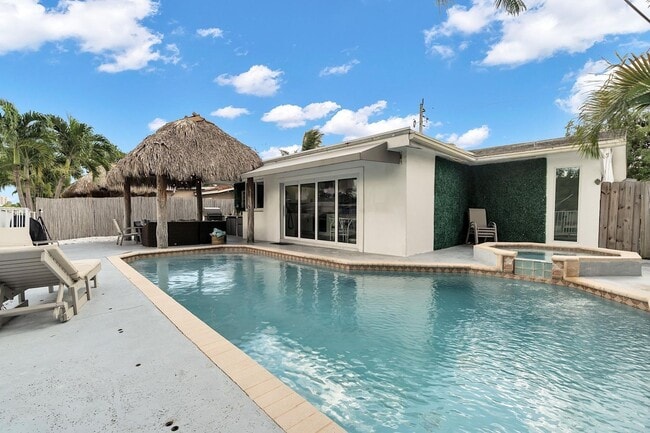 Building Photo - 2233 SE 15th St