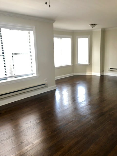 Building Photo - 3839 N Greenview Ave