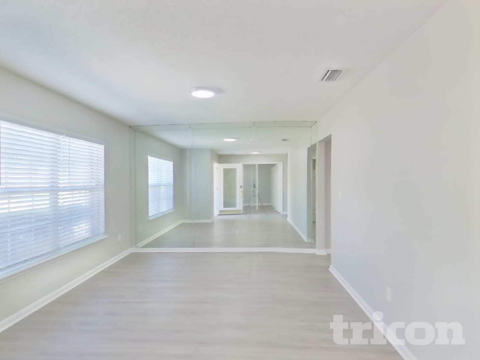 Building Photo - 6676 Southern Oaks Dr