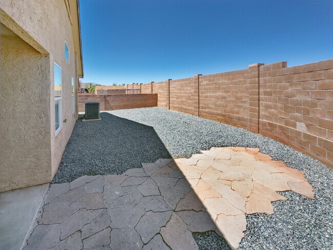 Building Photo - Nice, 1 Level, 4 Bedroom Home in Northern Meadows