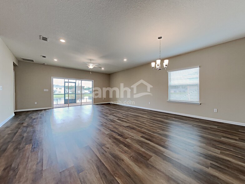 Building Photo - 143 Edge Park Trl