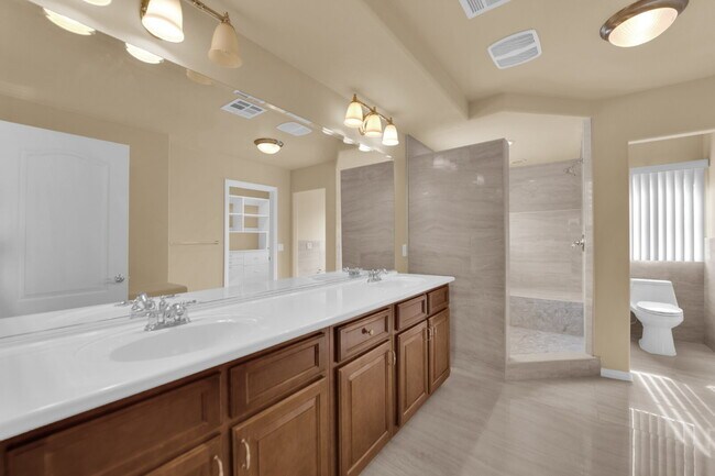 Building Photo - Beautiful 3 Bedroom Home!