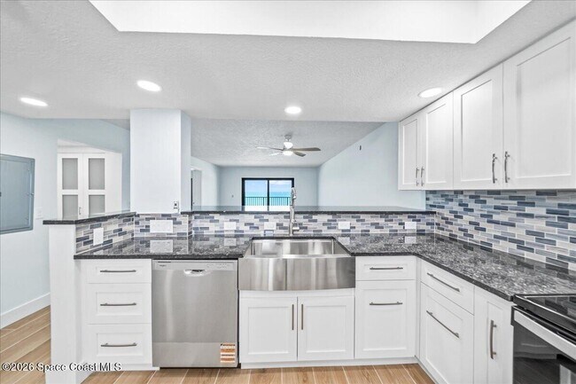 Building Photo - 1465 Jimmy Buffett Mem Hwy