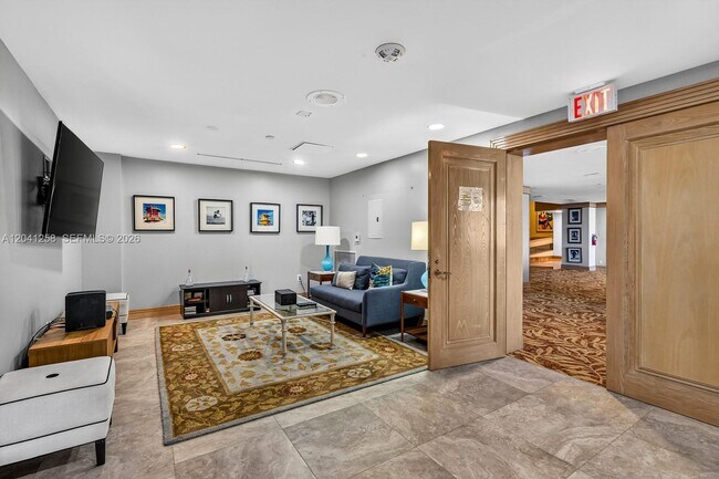 Building Photo - 16445 Collins Ave
