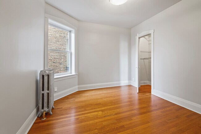 Building Photo - 4710 N Talman Ave