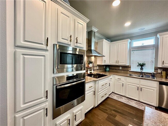 Building Photo - 91 NE Ocean Breeze Dr