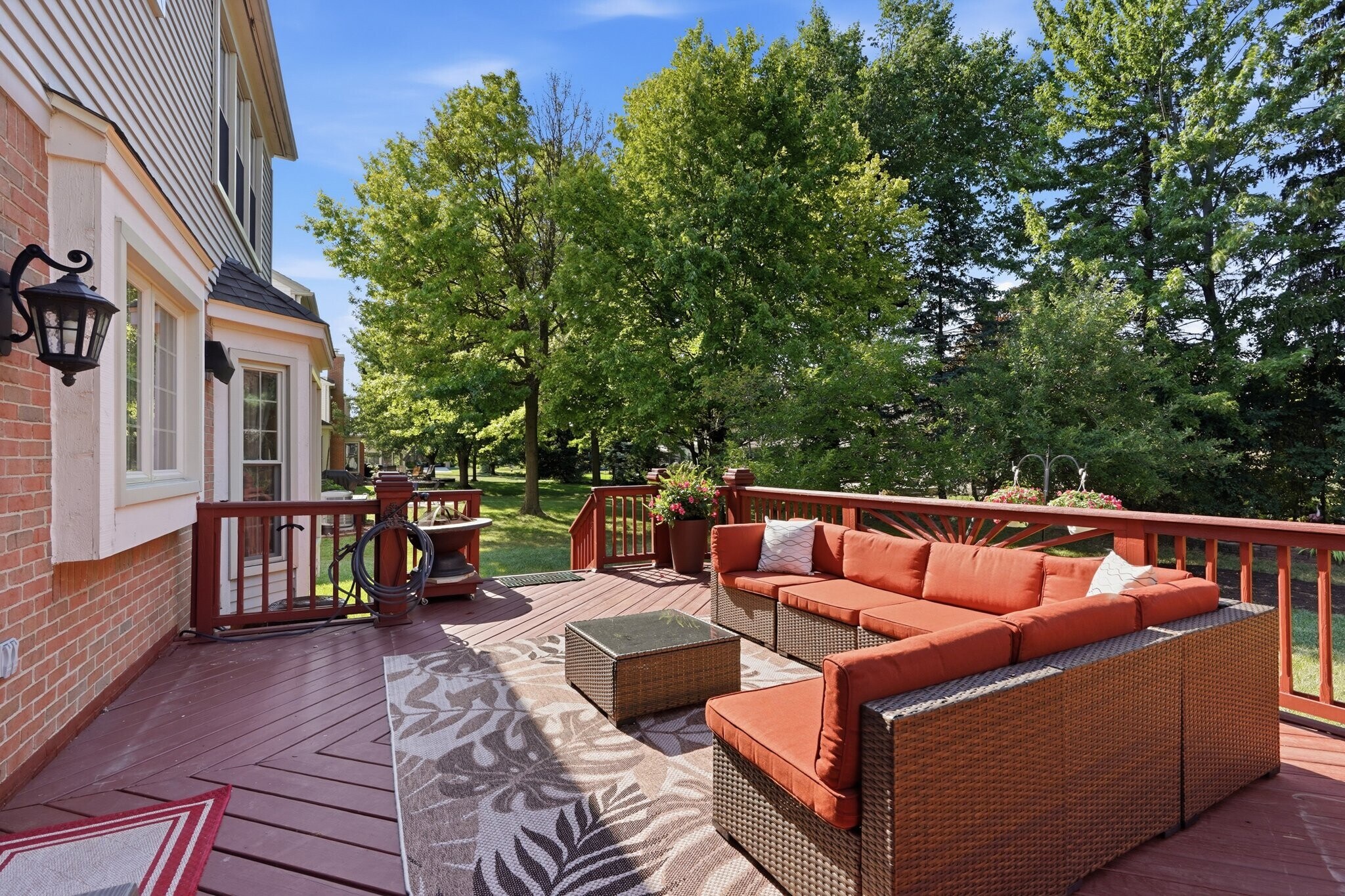 Building Photo - 44525 Fenwick Dr