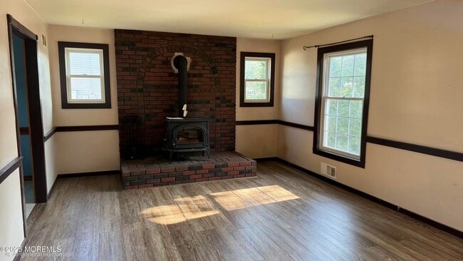 Building Photo - 343 Clifton Ave