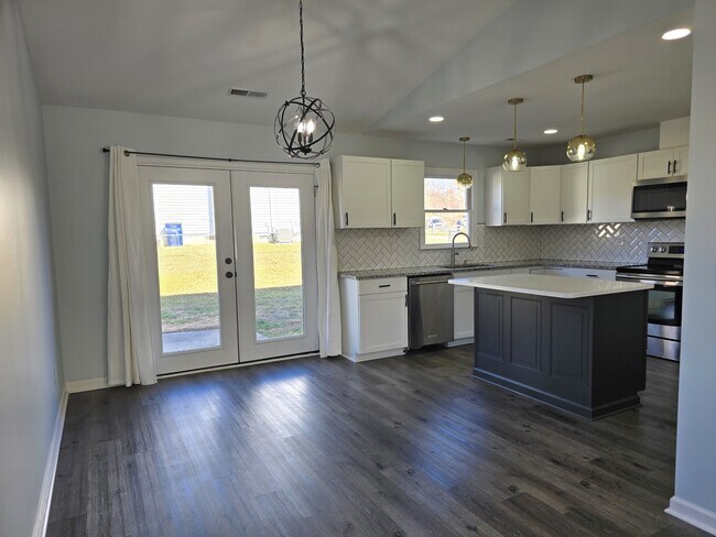 Building Photo - 3533 Cedar Post Rd