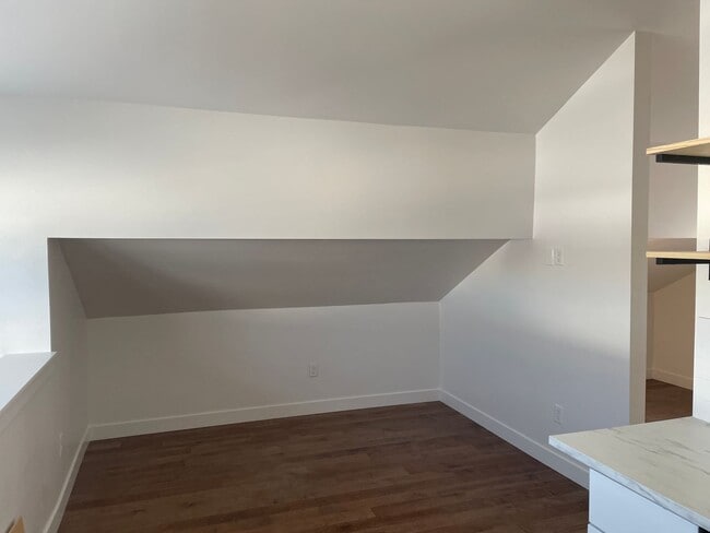 Building Photo - ADU blocks from Tennyson St! Available February 1st!