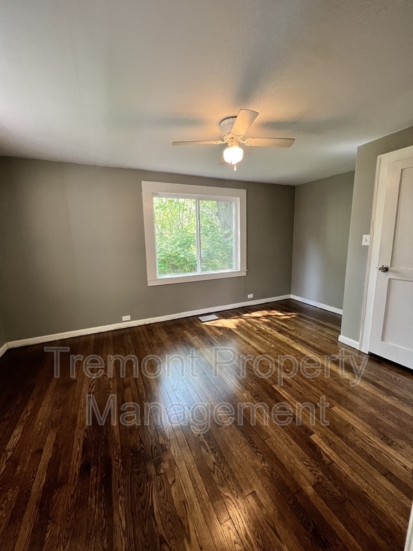 Building Photo - 2737 Harrison Pike