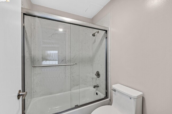 Building Photo - 66 Fairmount Ave