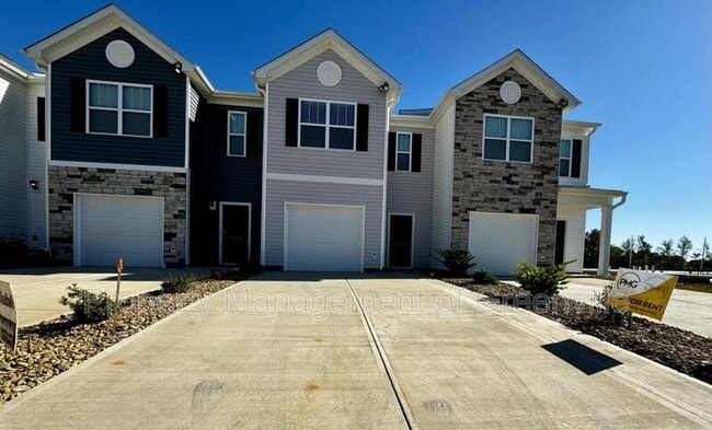 Building Photo - 745 Embark Cir