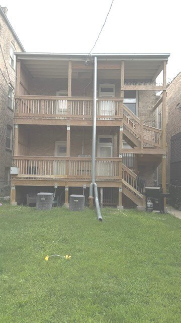 Building Photo - 4511 N Greenview Ave