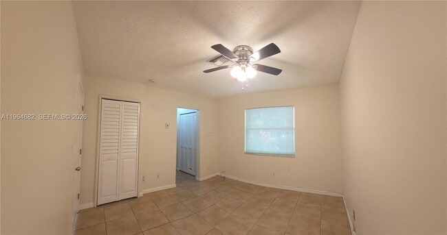 Building Photo - 2308 Monroe St