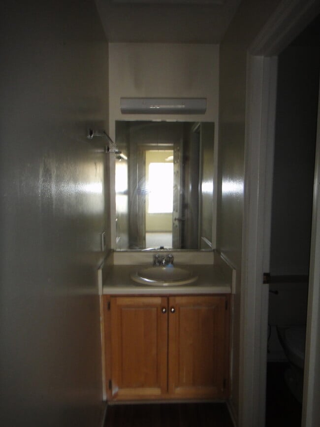 Building Photo - Harmon Estates Duplex Available This August!